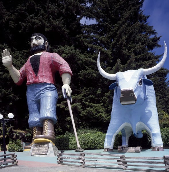 Statues of the legendary lumberjack Paul Bunyan and his faithful blue ox, Babe